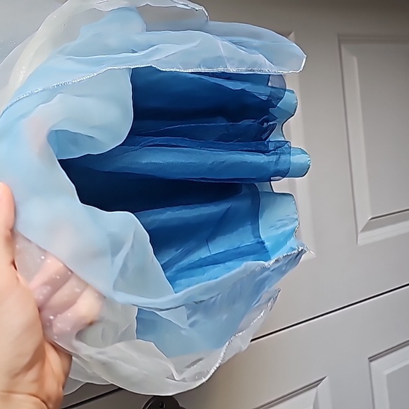 Disney Cinderella Castle Collection Costume In Kids Size 4 - Picture 8 of 9